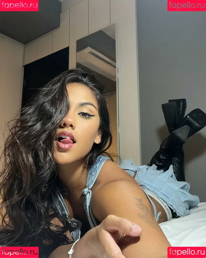 Julia Britz Onlyfans Photo Gallery 