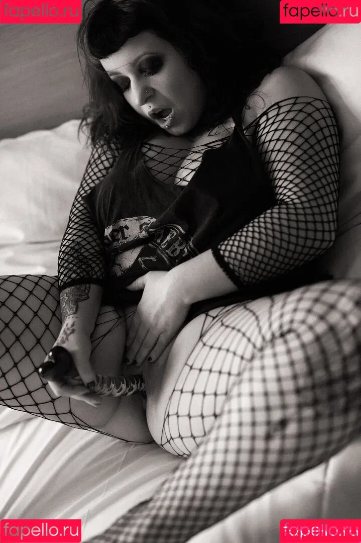 MieZi.ChibiChan Onlyfans Photo Gallery 