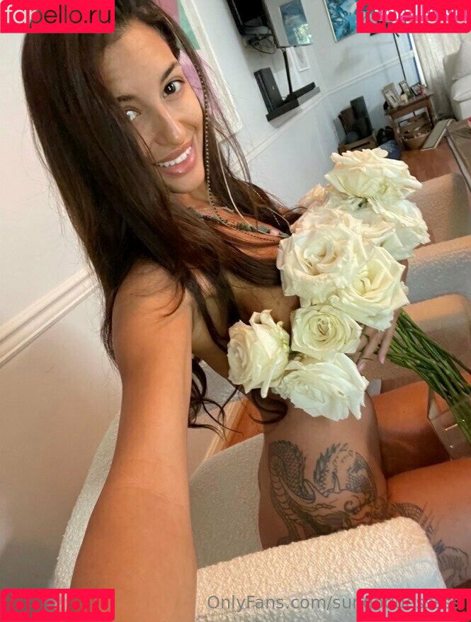 sungoddesssss Onlyfans Photo Gallery 