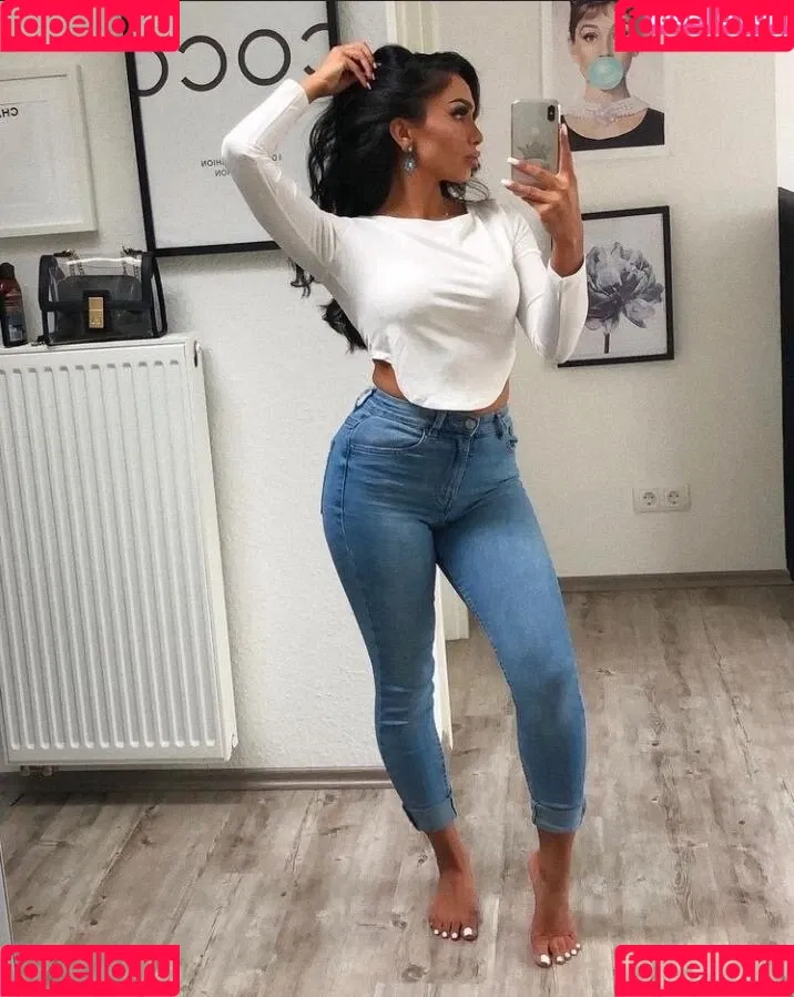 Maryhakiki Onlyfans Photo Gallery 