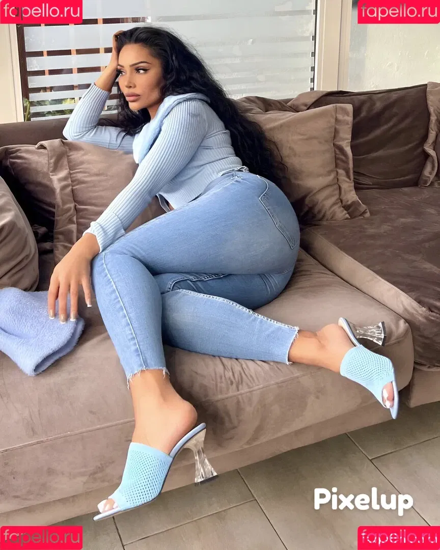 Maryhakiki Onlyfans Photo Gallery 