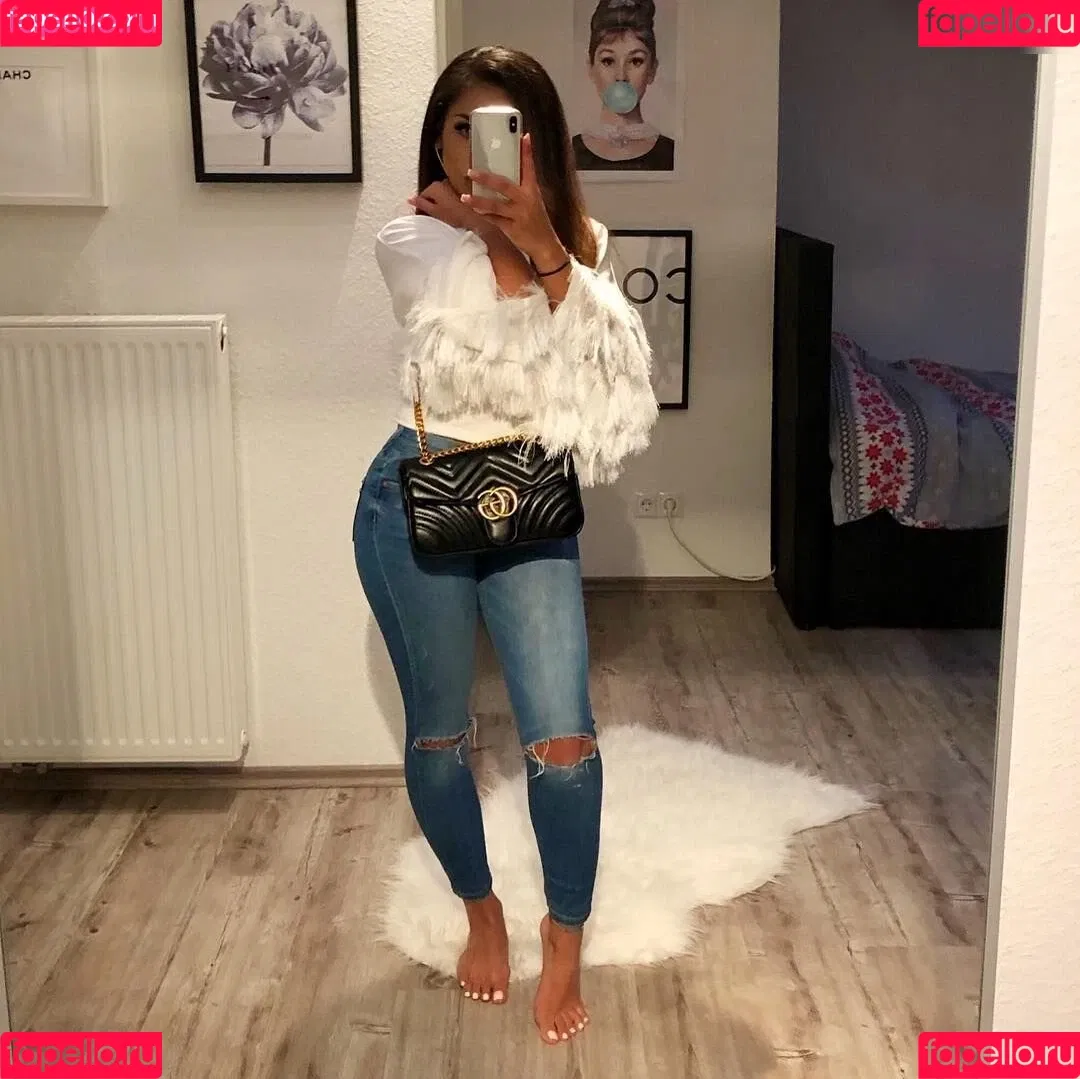 Maryhakiki Onlyfans Photo Gallery 