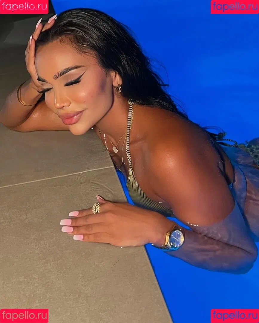 Maryhakiki Onlyfans Photo Gallery 