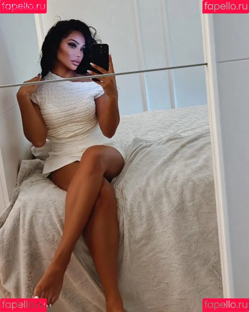 Maryhakiki Onlyfans Photo Gallery 