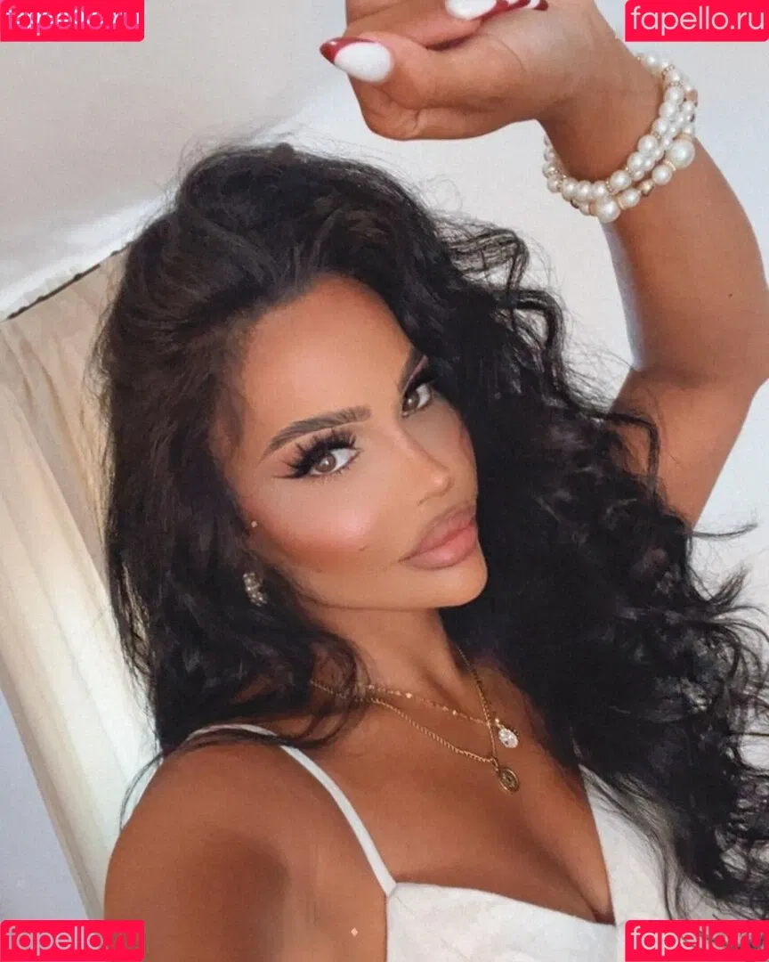 Maryhakiki Onlyfans Photo Gallery 