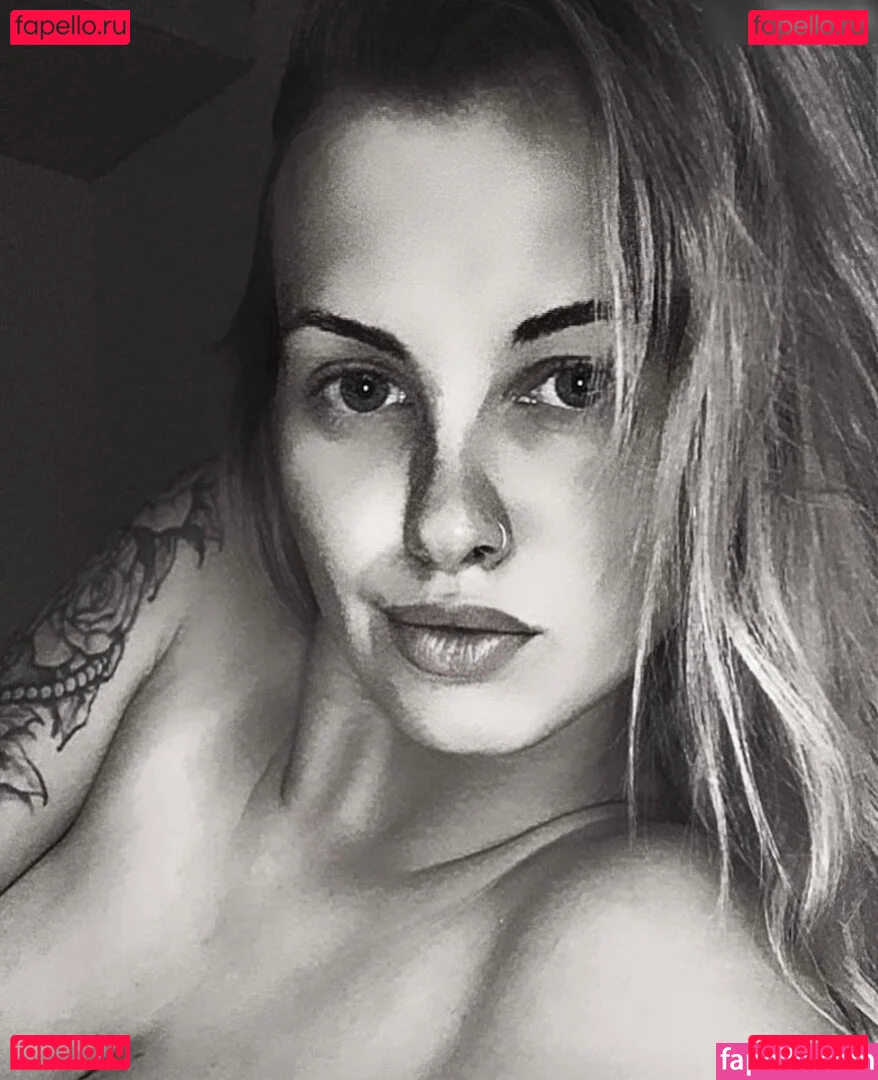 inaacoladaa Onlyfans Photo Gallery 