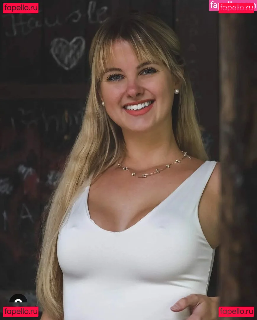 inaacoladaa Onlyfans Photo Gallery 