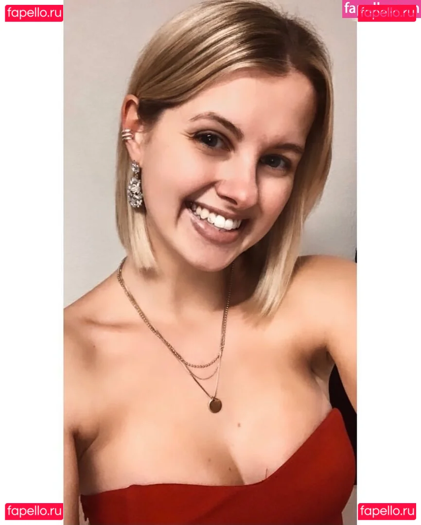 inaacoladaa Onlyfans Photo Gallery 