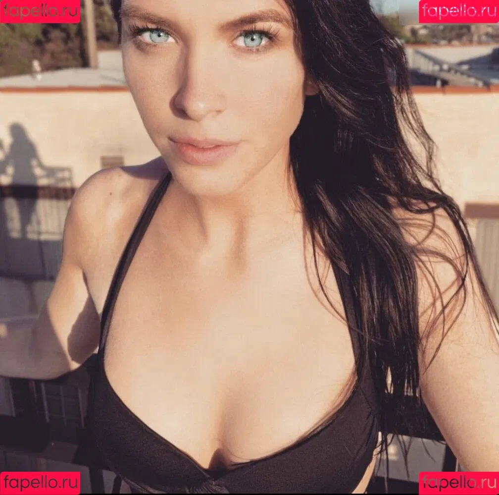 QTCinderella Onlyfans Photo Gallery 