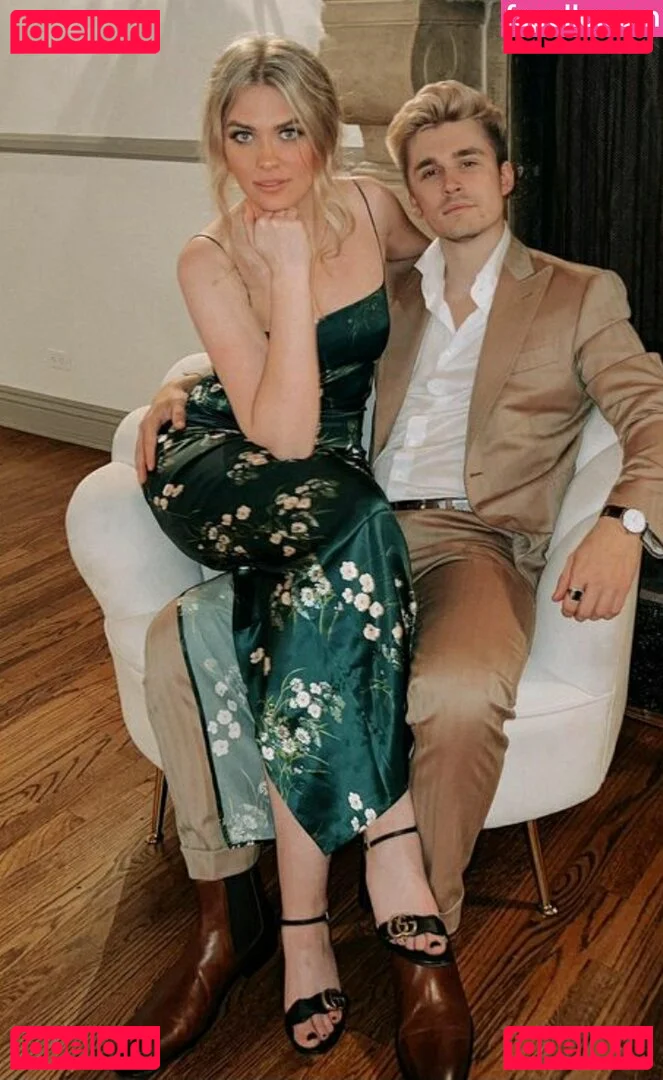 QTCinderella Onlyfans Photo Gallery 