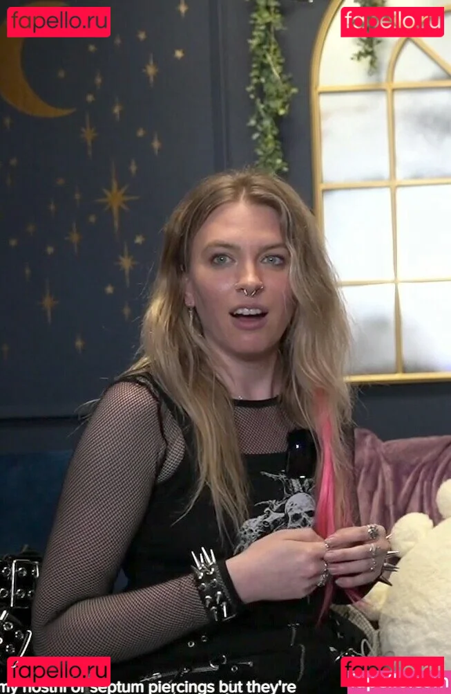 QTCinderella Onlyfans Photo Gallery 