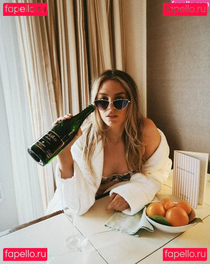 QTCinderella Onlyfans Photo Gallery 