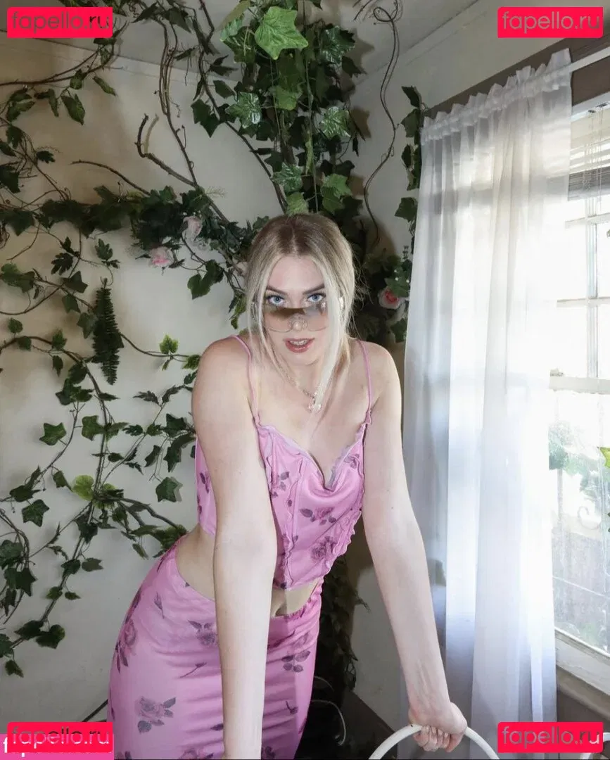 QTCinderella Onlyfans Photo Gallery 