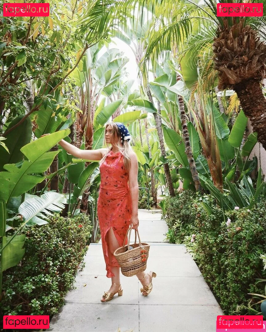 QTCinderella Onlyfans Photo Gallery 