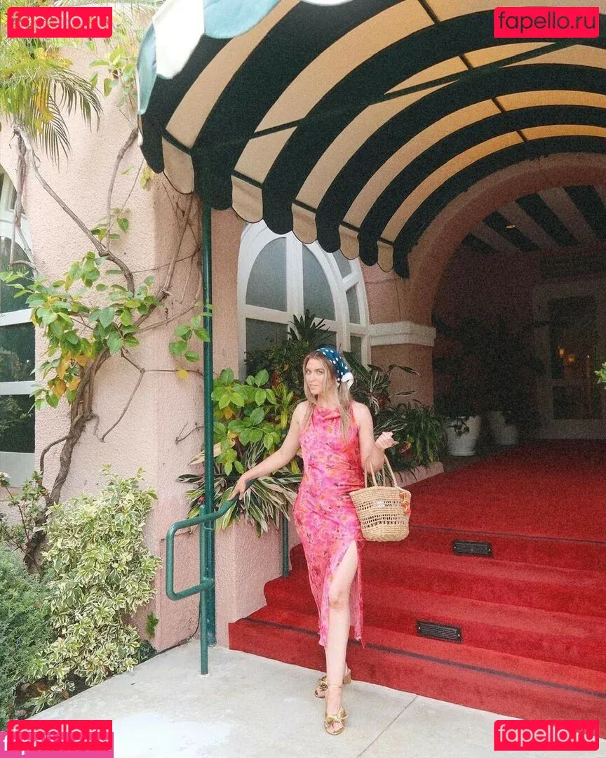 QTCinderella Onlyfans Photo Gallery 