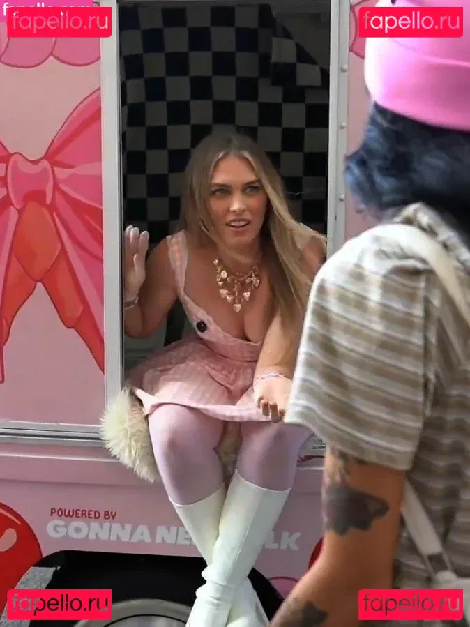 QTCinderella Onlyfans Photo Gallery 