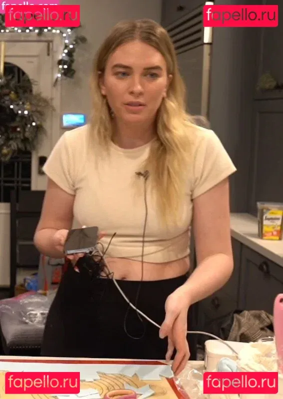 QTCinderella Onlyfans Photo Gallery 