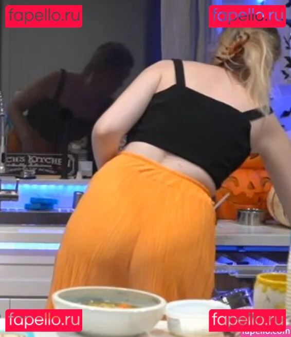 QTCinderella Onlyfans Photo Gallery 