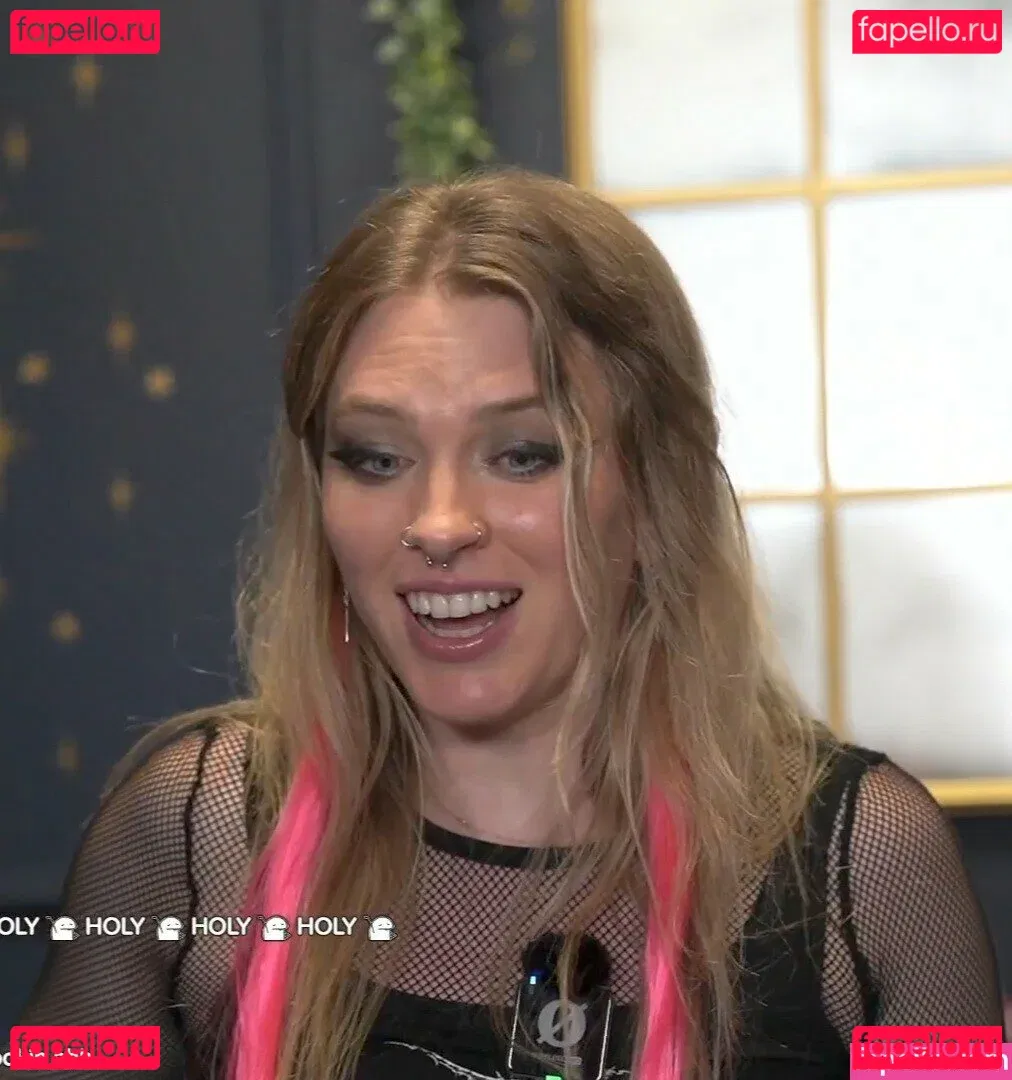 QTCinderella Onlyfans Photo Gallery 