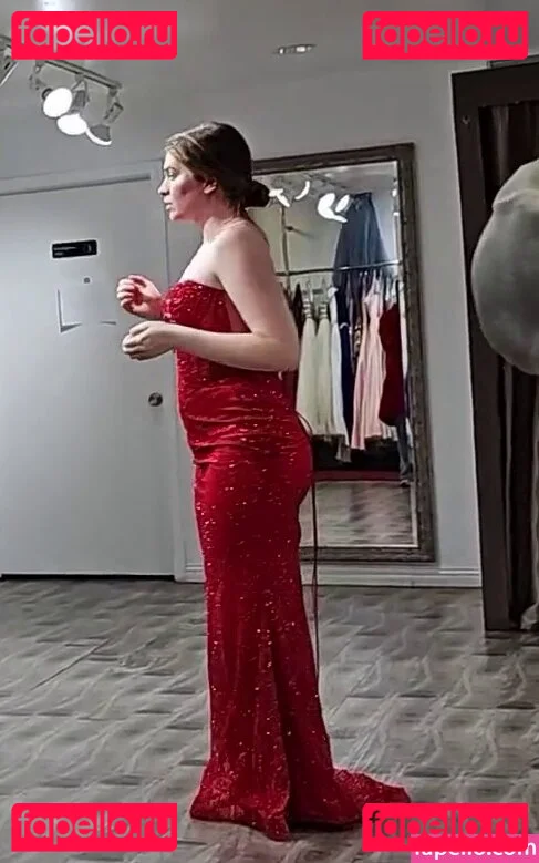 QTCinderella Onlyfans Photo Gallery 