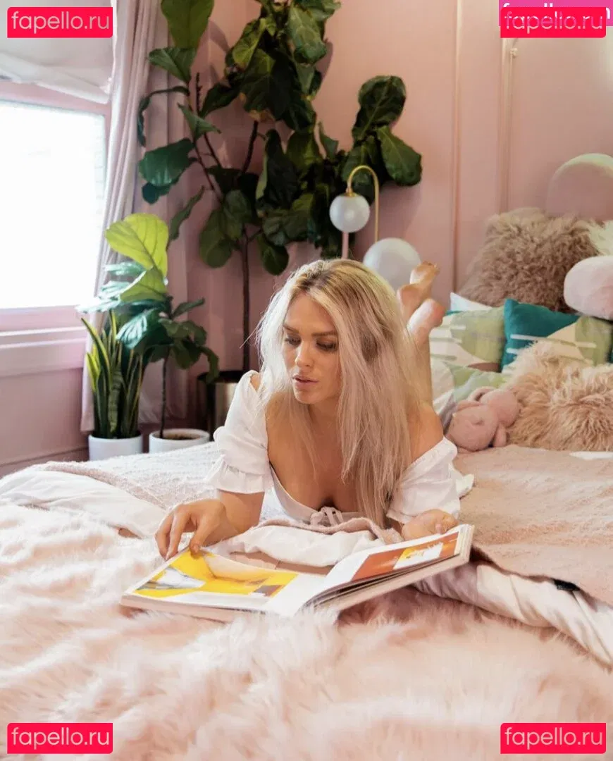 QTCinderella Onlyfans Photo Gallery 