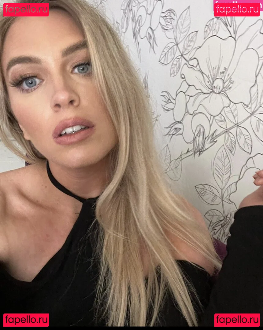 QTCinderella Onlyfans Photo Gallery 