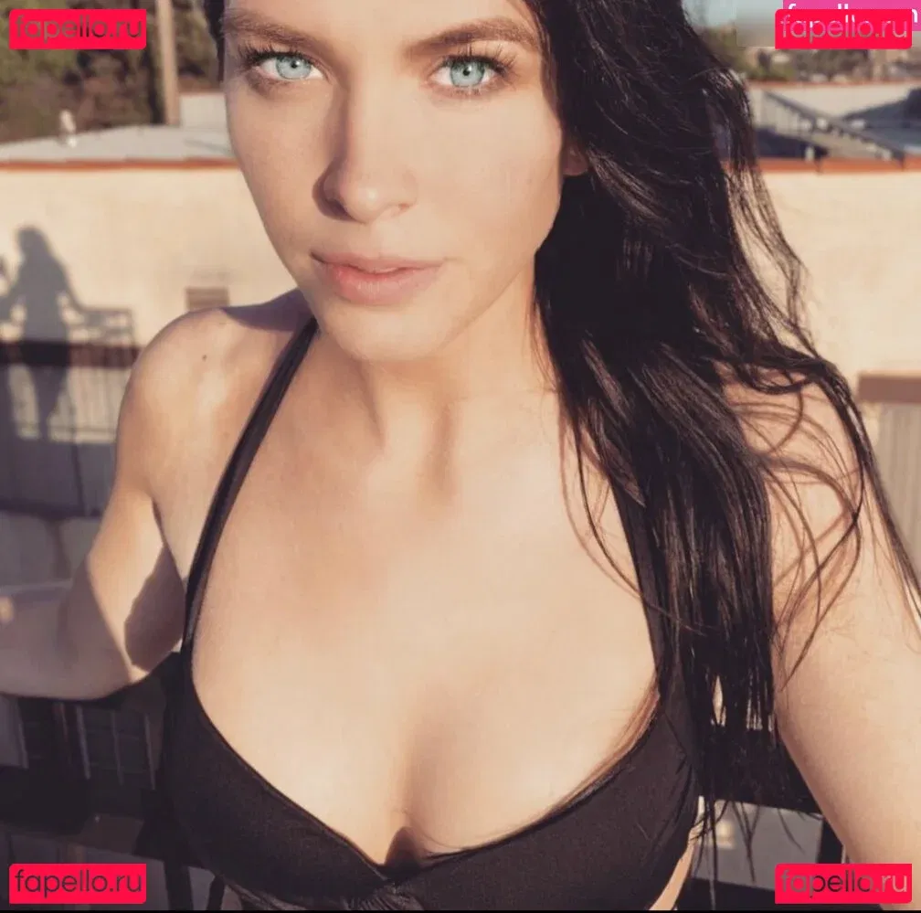 QTCinderella Onlyfans Photo Gallery 