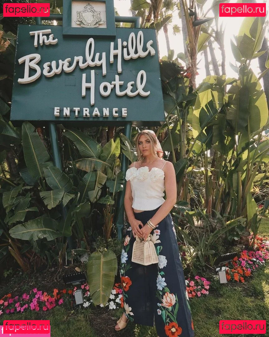 QTCinderella Onlyfans Photo Gallery 