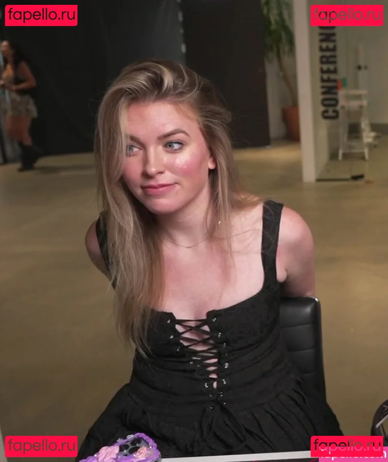 QTCinderella Onlyfans Photo Gallery 