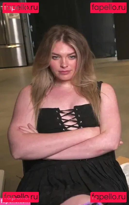 QTCinderella Onlyfans Photo Gallery 