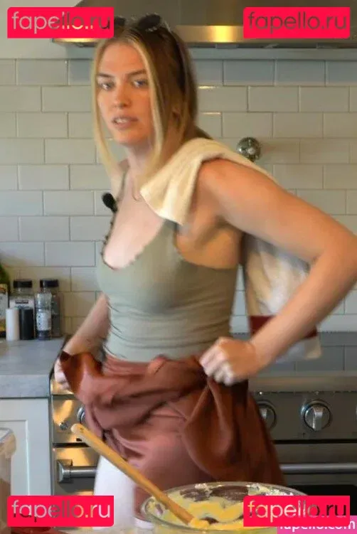 QTCinderella Onlyfans Photo Gallery 