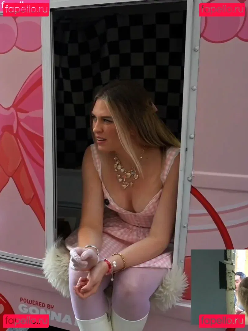 QTCinderella Onlyfans Photo Gallery 