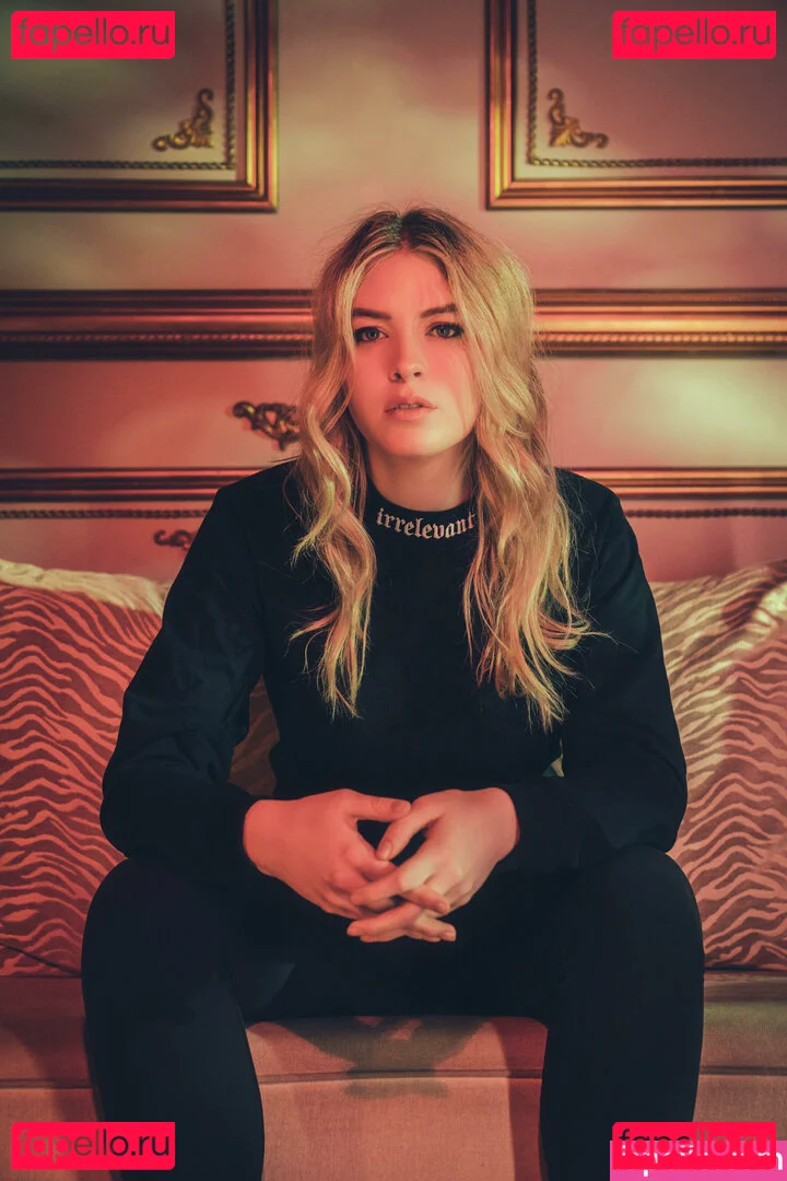 QTCinderella Onlyfans Photo Gallery 