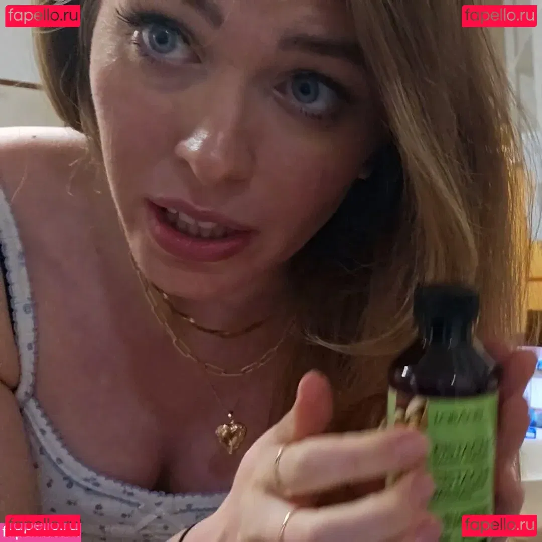 QTCinderella Onlyfans Photo Gallery 