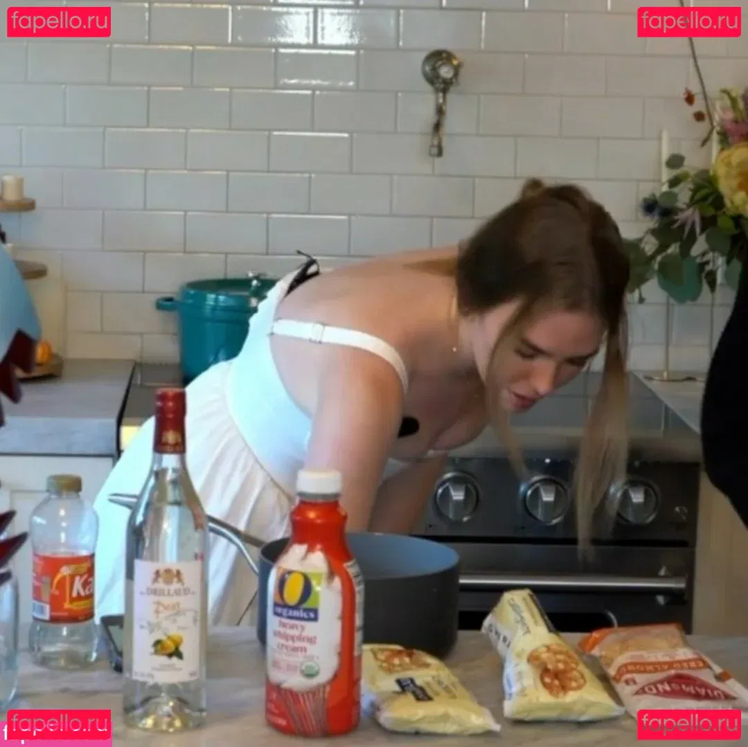 QTCinderella Onlyfans Photo Gallery 