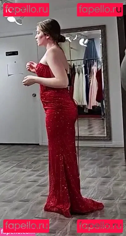 QTCinderella Onlyfans Photo Gallery 