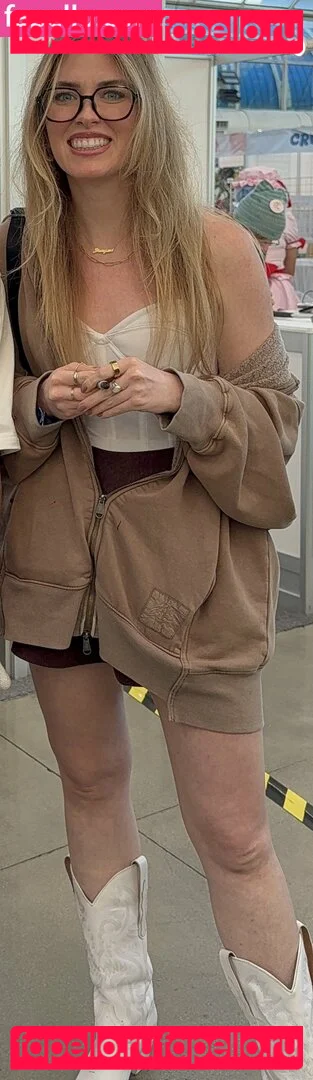 QTCinderella Onlyfans Photo Gallery 