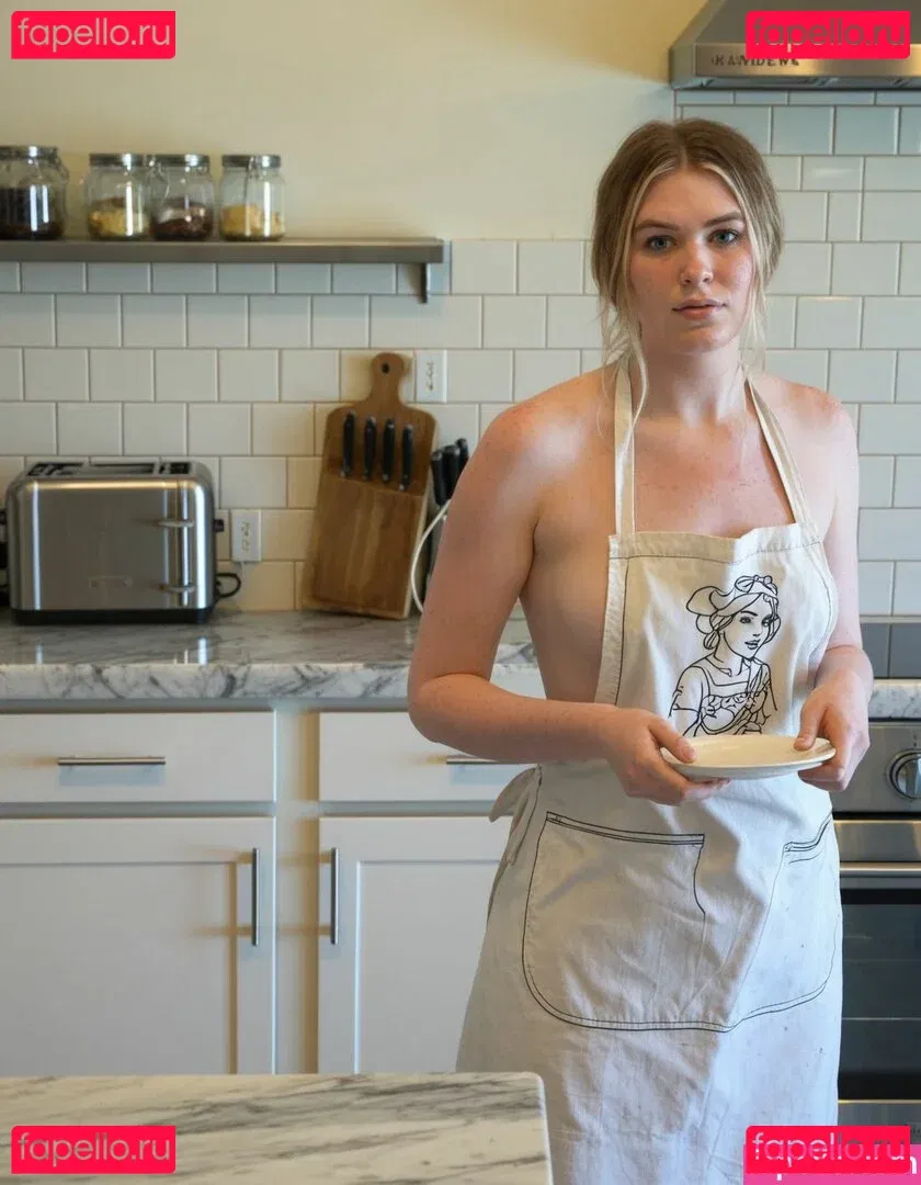 QTCinderella Onlyfans Photo Gallery 