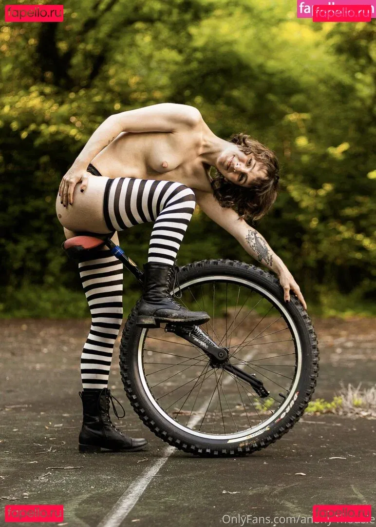 anony-mousie Onlyfans Photo Gallery 