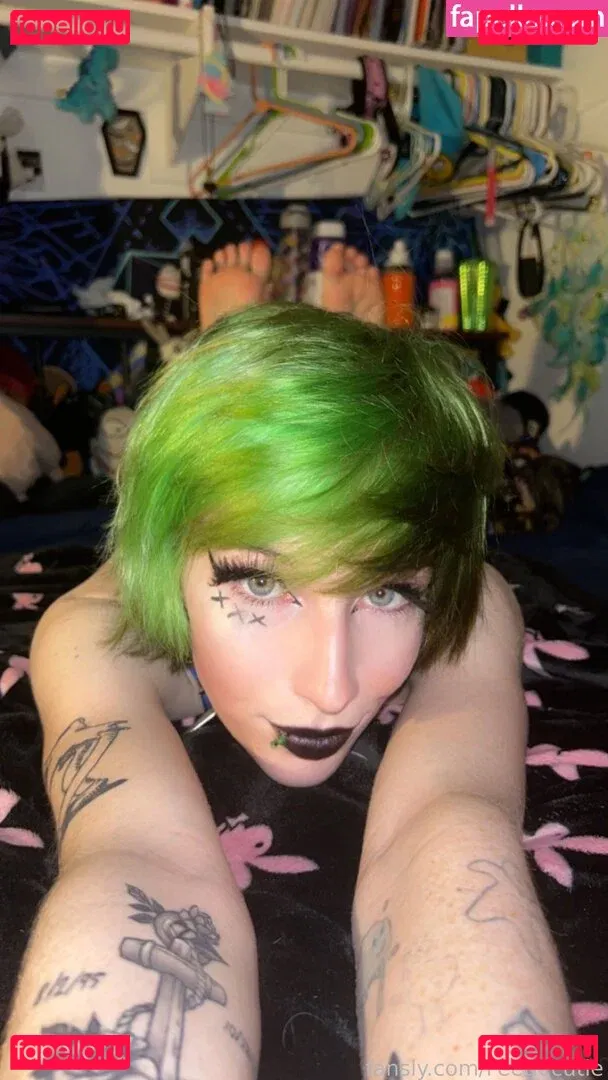 Feetiecutie Onlyfans Photo Gallery 