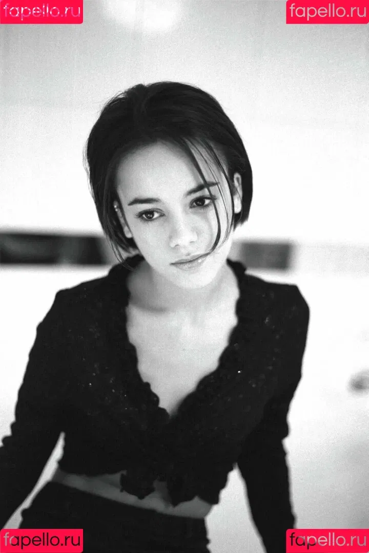 Alizée Lyonnet Onlyfans Photo Gallery 