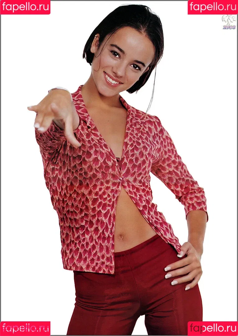 Alizée Lyonnet Onlyfans Photo Gallery 