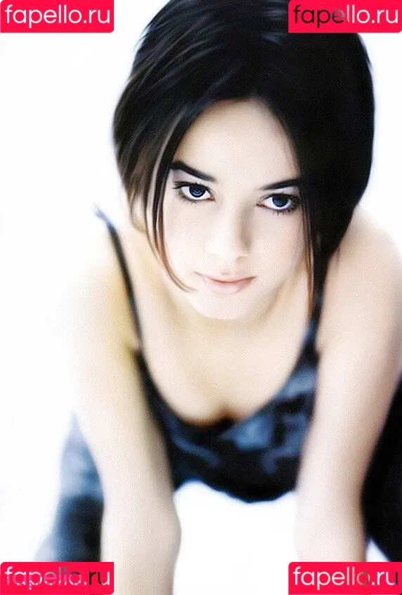 Alizée Lyonnet Onlyfans Photo Gallery 