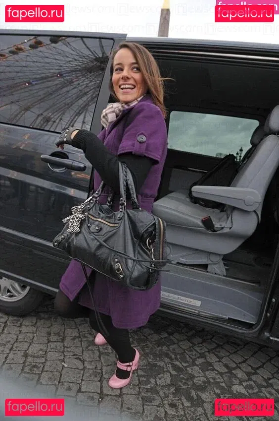 Alizée Lyonnet Onlyfans Photo Gallery 