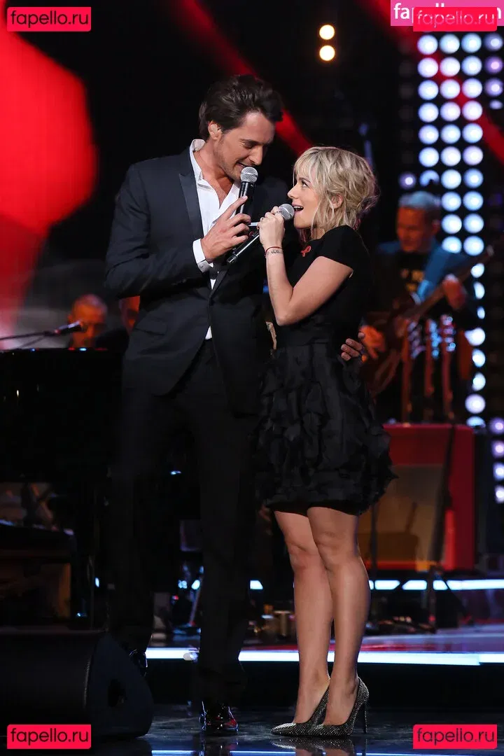 Alizée Lyonnet Onlyfans Photo Gallery 