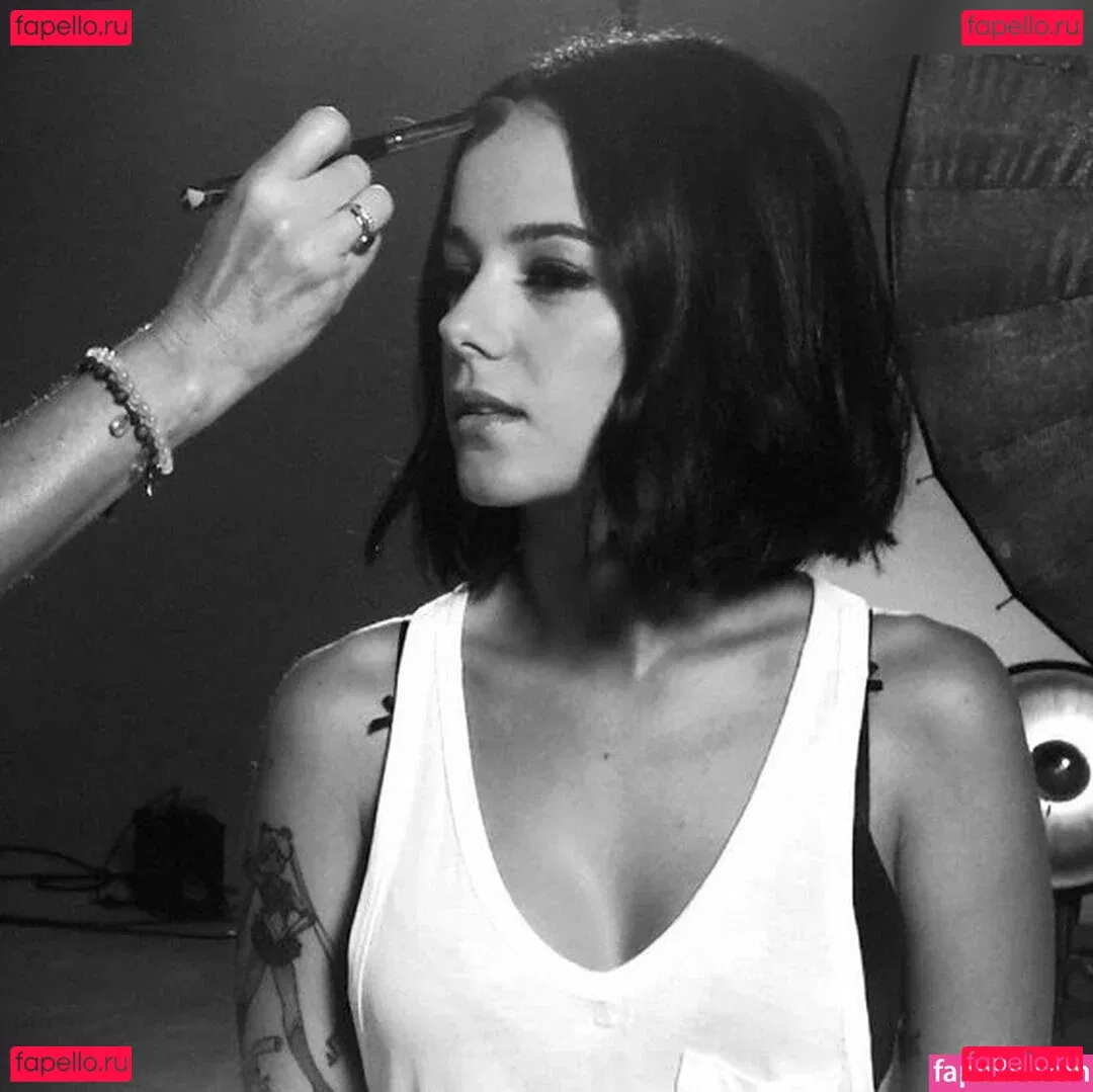 Alizée Lyonnet Onlyfans Photo Gallery 