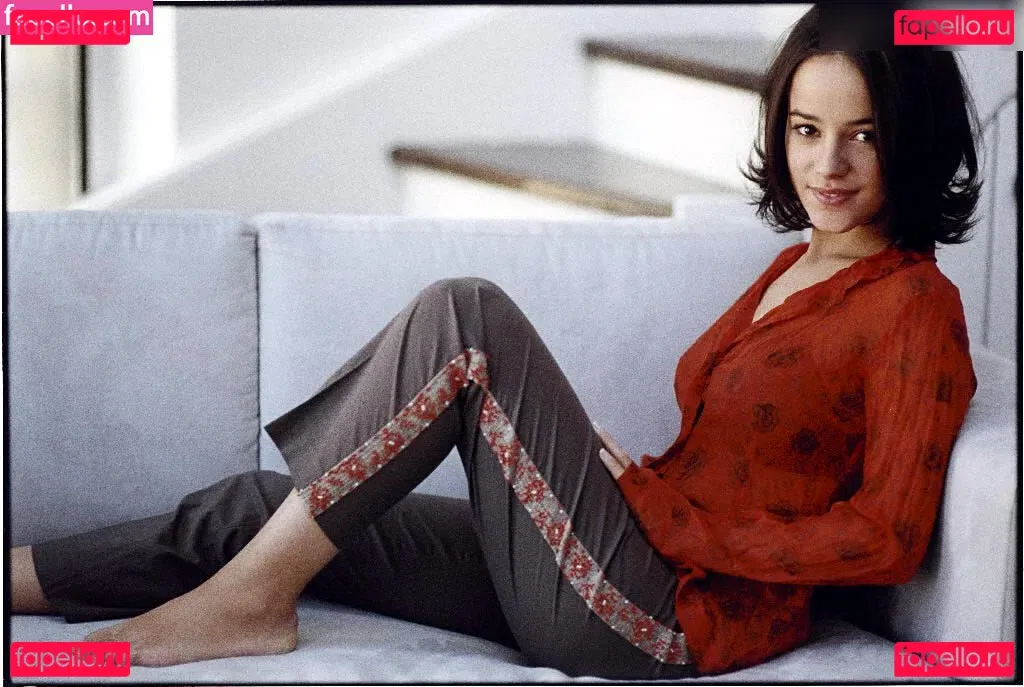 Alizée Lyonnet Onlyfans Photo Gallery 