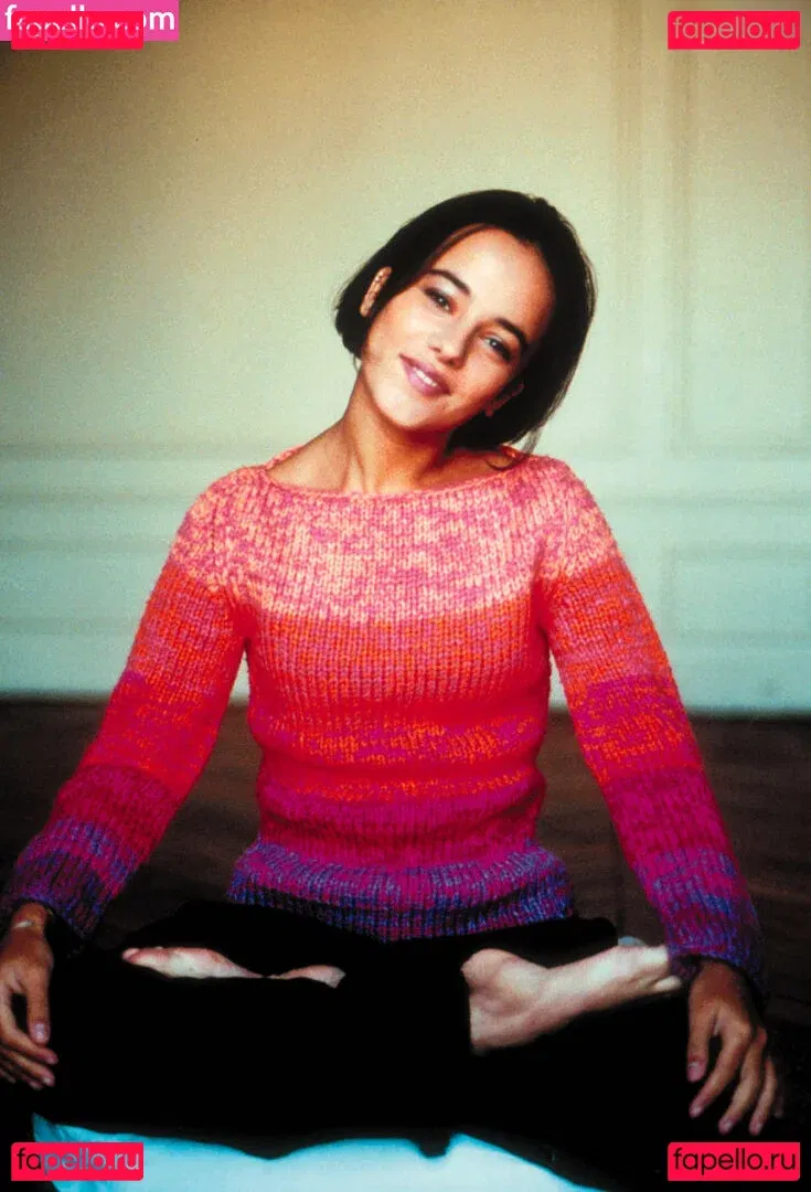 Alizée Lyonnet Onlyfans Photo Gallery 