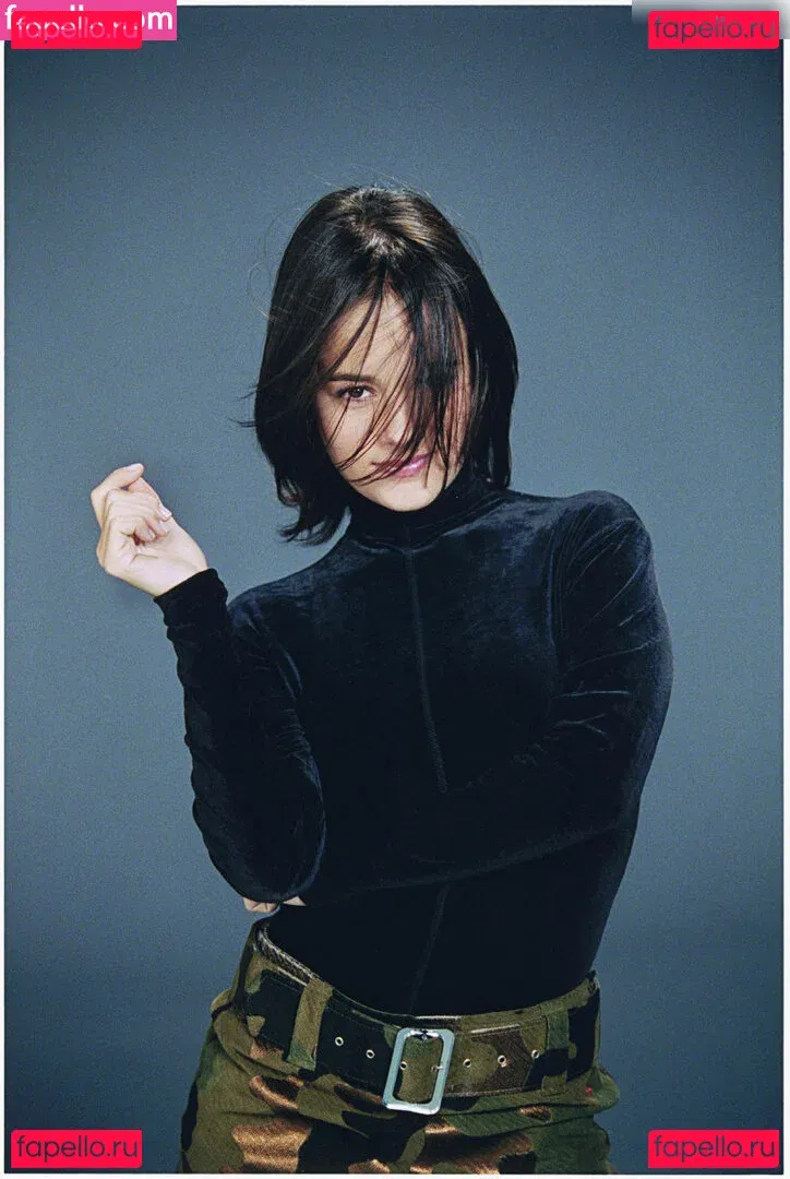 Alizée Lyonnet Onlyfans Photo Gallery 