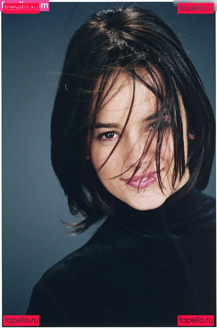 Alizée Lyonnet Onlyfans Photo Gallery 